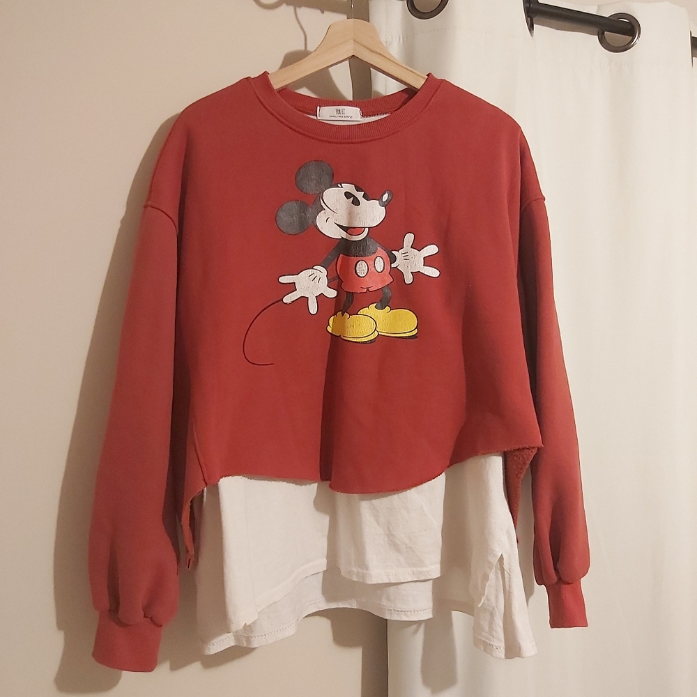 Sweatshirt